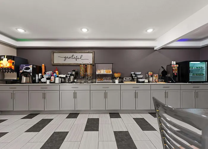 Hotel Econo Casino Area