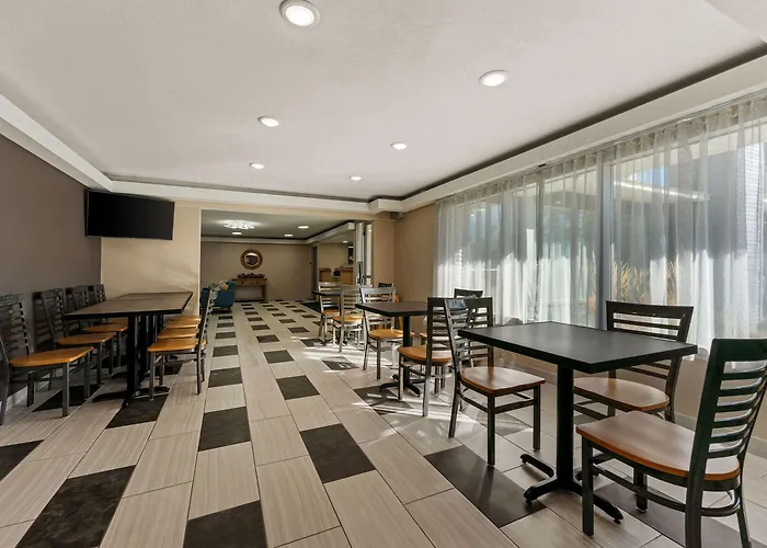 Hotel Econo Casino Area
